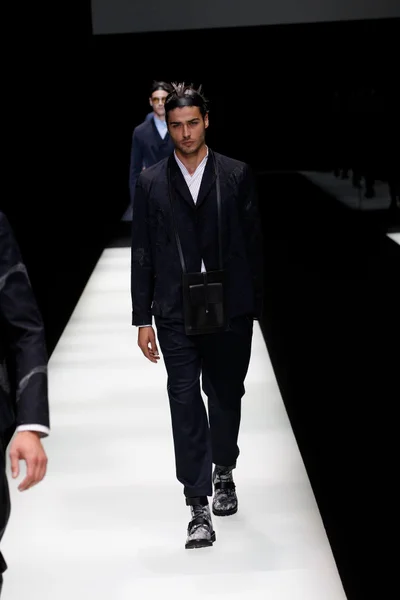 Look 9